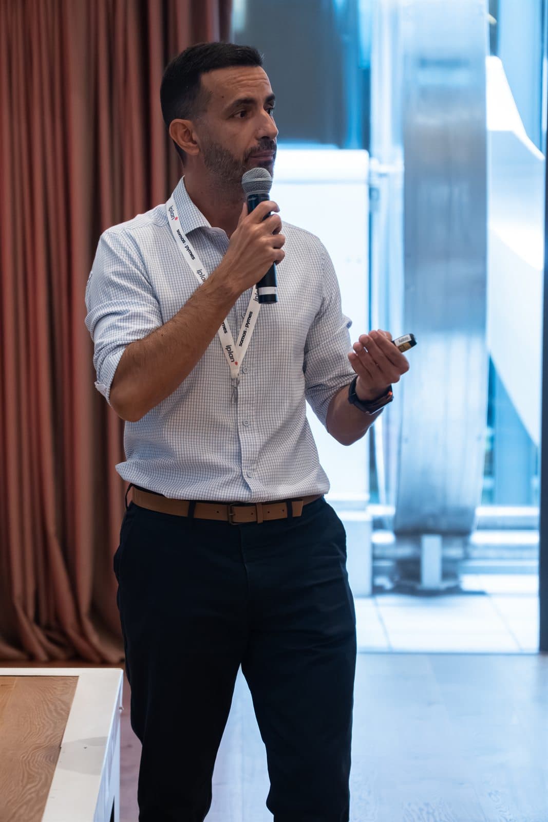 Fabián Canoni durante una presentación